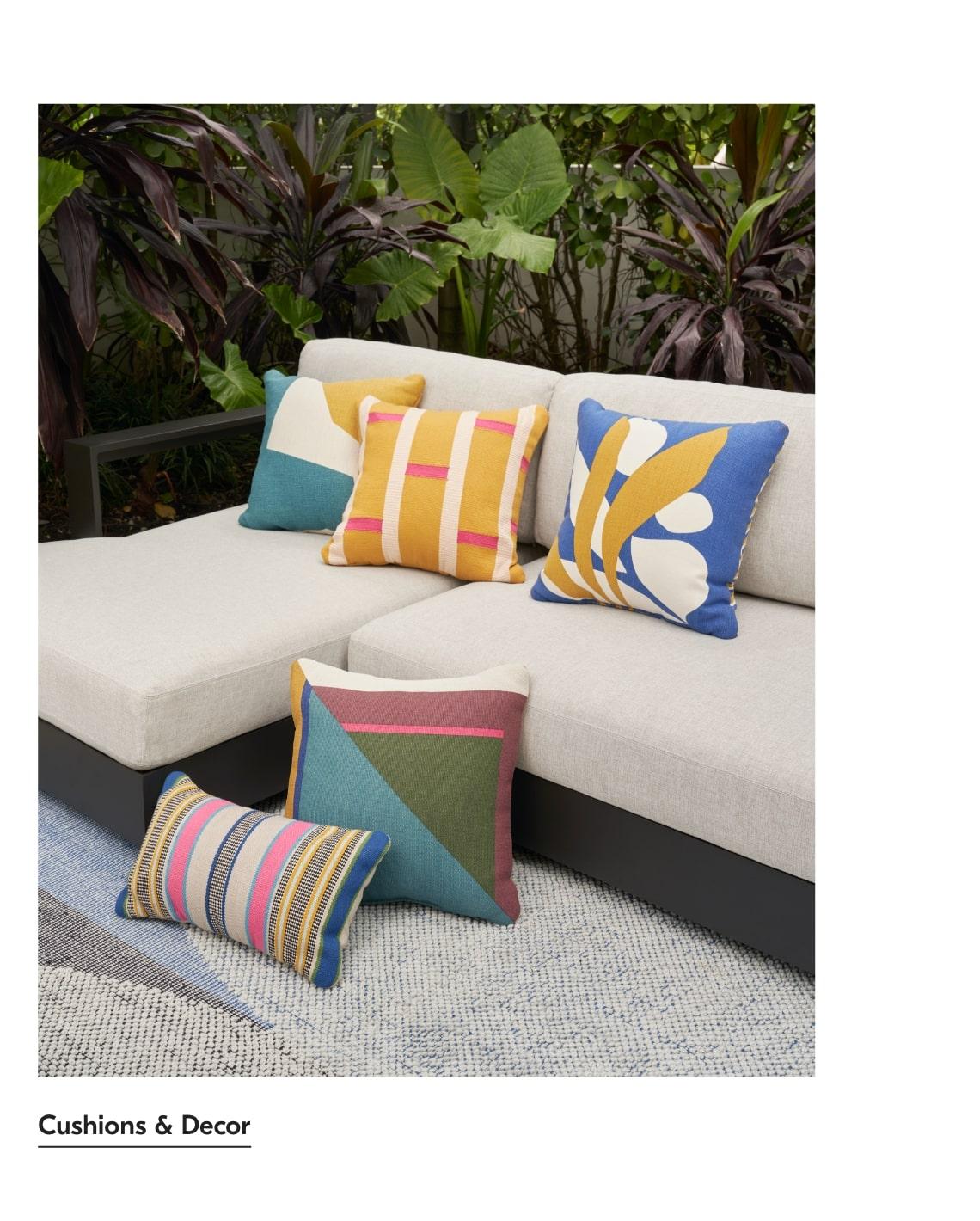 garden cushions & decor 